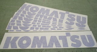 Komatsu logokleebis